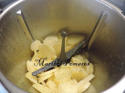 Patatas con huevos rotos.