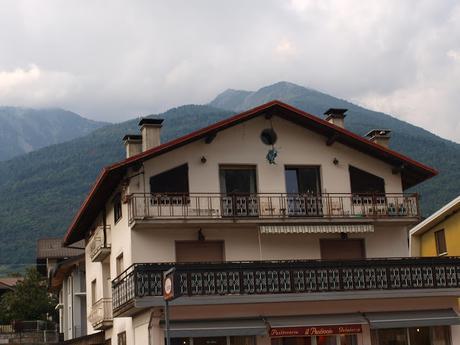Viaje a los Alpes en moto, 3ª etapa, Génova-Como-Morbegno-Bormio-Santa Katerina Valfurma.