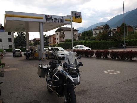 Viaje a los Alpes en moto, 3ª etapa, Génova-Como-Morbegno-Bormio-Santa Katerina Valfurma.