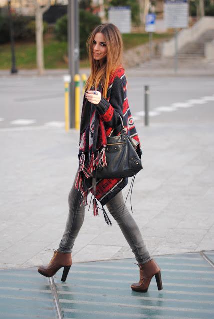 STREET STYLE INSPIRATION; CAPES ARE FOR AUTUMN.-