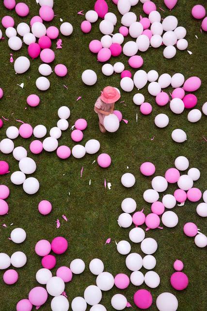 Instalación efímera con 4.000 globos en Francia