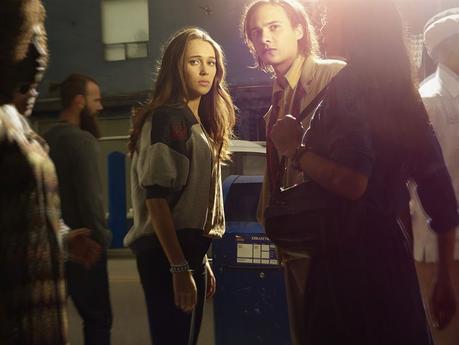 Primeras imágenes promocionales de Fear the Walking Dead con el cast oficial