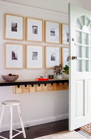 Ideas para decorar y sacar partido al recibidor con elementos auxiliares prácticos