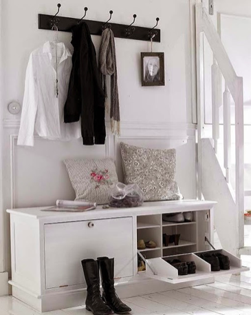Ideas para decorar y sacar partido al recibidor con elementos auxiliares prácticos