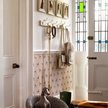 Ideas para decorar y sacar partido al recibidor con elementos auxiliares prácticos