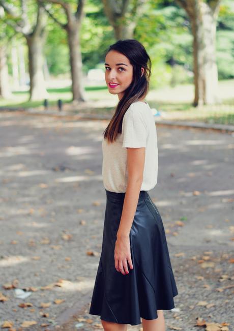 FALDA DE CUERO EN OTOÑO