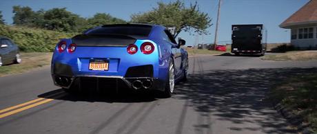 Slammed-at-the-beach-nissan-gtr