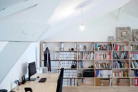 Un antiguo establo convertido en oficinas y taller.