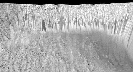 La NASA halla nuevas pruebas de la existencia de agua en Marte