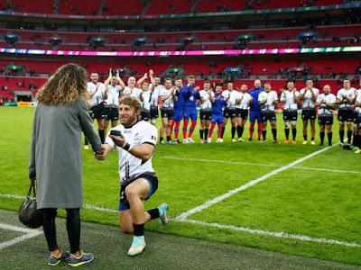 Mundial de Rugby 2015: El rumano Florin Surugiu le pidió matrimonio a su novia en Wembley