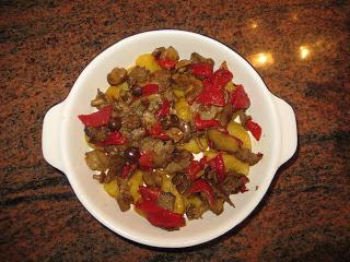 PATATAS CON SETAS Y PIMIENTOS