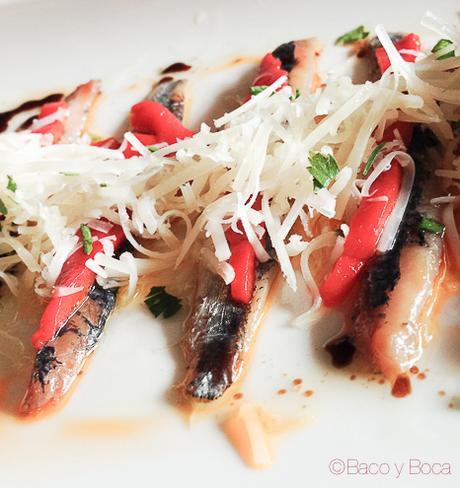 anchoas ahumadas virutas de parmesano y pimientos la solana Ribadeo Baco y Boca