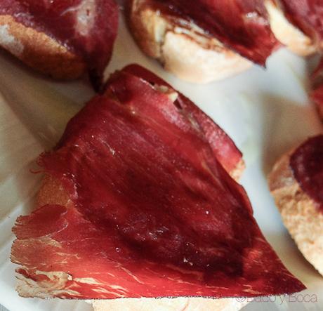 tostas de cecina con foie y compota de manzana la solana Ribadeo Baco y Boca