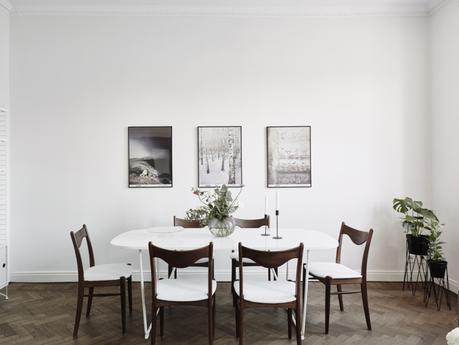 paredes blancas maderas oscuras decoración estilo nórdico decoración de salones decoración de interiores decoración de dormitorios contraventanas casas hogares nórdicos casas de madera blog decoración nórdica 