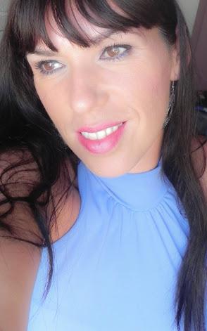 Look I'm powerful con I ♥ Make Up