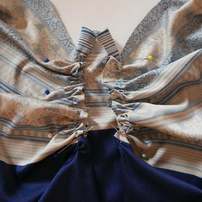 Tutorial para hacer un escote con pliegue central