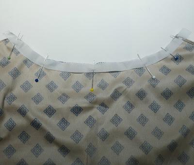 Tutorial para hacer un escote con pliegue central