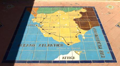 Los bancos de la Plaza de España (13): Cádiz.