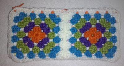 CON UNOS RESTITOS DE LANA...