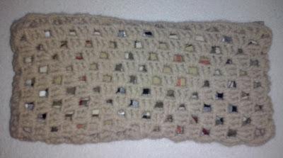 CON UNOS RESTITOS DE LANA...