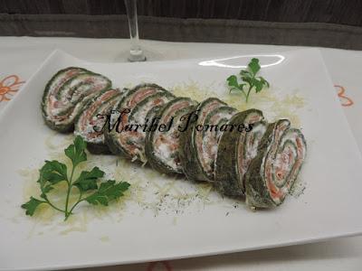 Brazo de gitano de espinacas, queso y salmón ahumado.