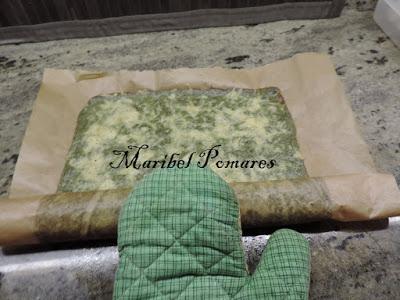 Brazo de gitano de espinacas, queso y salmón ahumado.