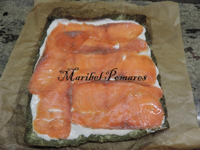 Brazo de gitano de espinacas, queso y salmón ahumado.