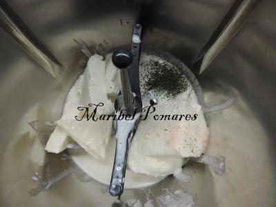 Brazo de gitano de espinacas, queso y salmón ahumado.