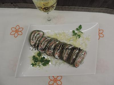 Brazo de gitano de espinacas, queso y salmón ahumado.