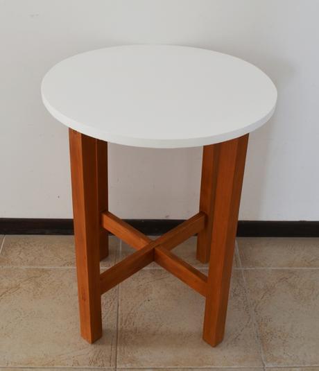 Madera y blanco en redondo