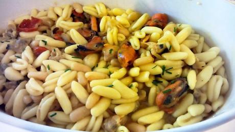 Pasta con marisco y alubias - Pasta con almejas, mejillones y alubias - Cavatelli con cozze, fagioli e vongole - Mussels and clams pasta recipe with white beans cavatellialubiasmejillonesalmejas4