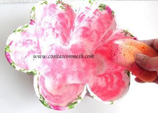 Canastas para regalos con vasos reciclados