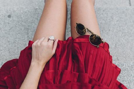 Red_outfit-Ruffle_Skirt-Chicwish-Lace_Up_Sandals-Etnia_Barcelona-Street_Style-Oui_Clare_Vivier-45