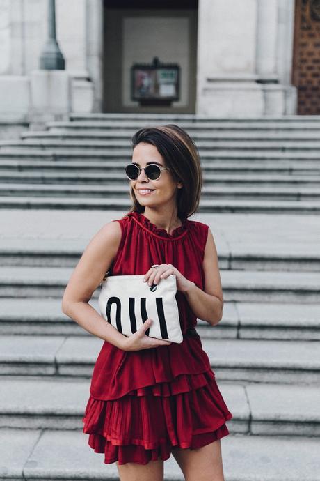 Red_outfit-Ruffle_Skirt-Chicwish-Lace_Up_Sandals-Etnia_Barcelona-Street_Style-Oui_Clare_Vivier-