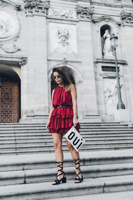 Red_outfit-Ruffle_Skirt-Chicwish-Lace_Up_Sandals-Etnia_Barcelona-Street_Style-Oui_Clare_Vivier-20