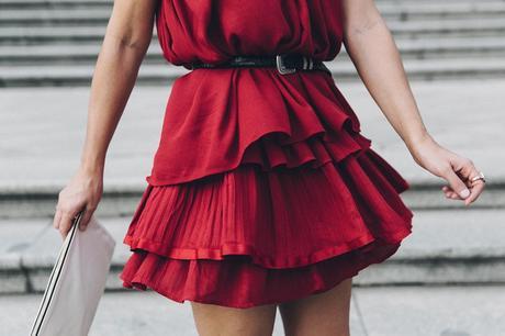 Red_outfit-Ruffle_Skirt-Chicwish-Lace_Up_Sandals-Etnia_Barcelona-Street_Style-Oui_Clare_Vivier-31