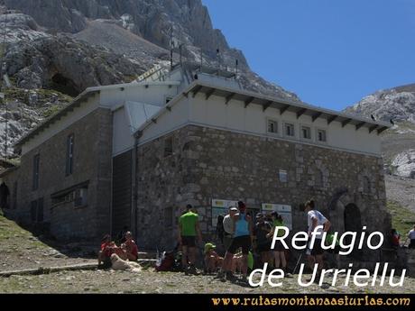 Ruta Poncebos a Cabrones por Camburero y Urriellu: Refugio de Urriellu