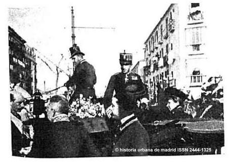 Fototeca: Maratoniana inauguración de estatuas. Madrid, 1902