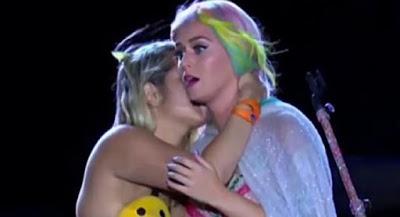 A Katy Perry en Rock in Rio, se le pega una fan borracha