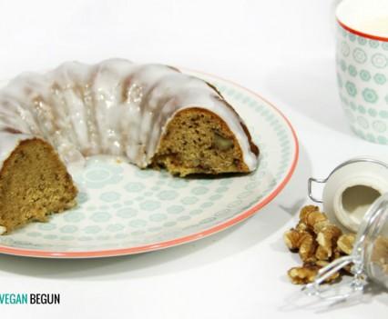 Bundt cake vegano de nueces