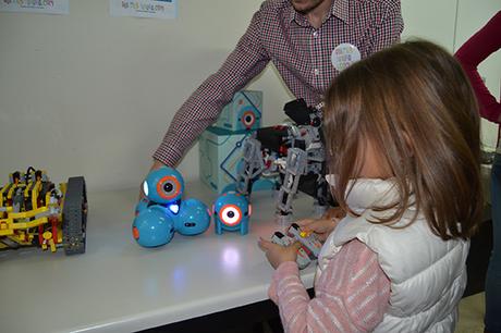 Doce nuevos colegios de Madrid añaden la tecnología a sus actividades extraescolares de la mano de ConMasFuturo