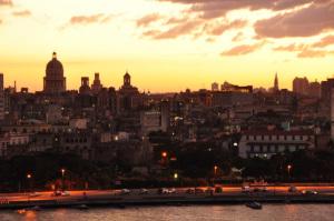 #Cuba EL BLOQUEO Y LA UNIDAD DE LA FAMILIA CUBANA