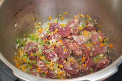 Carne al toro o ragut de ternera en olla express