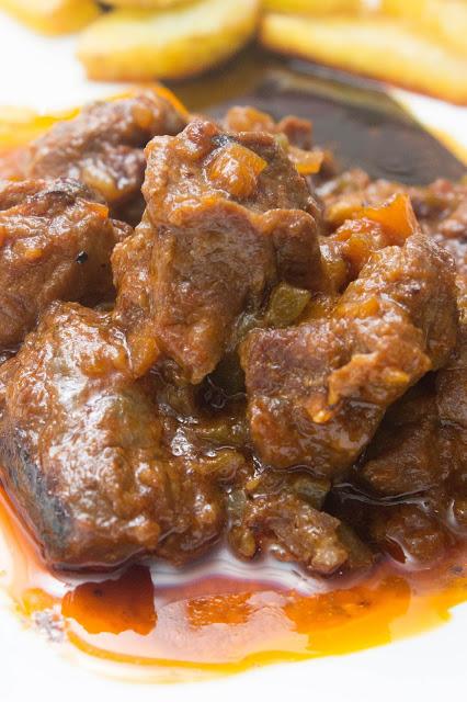 Carne al toro o ragut de ternera en olla express