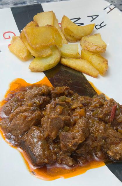 Carne al toro o ragut de ternera en olla express