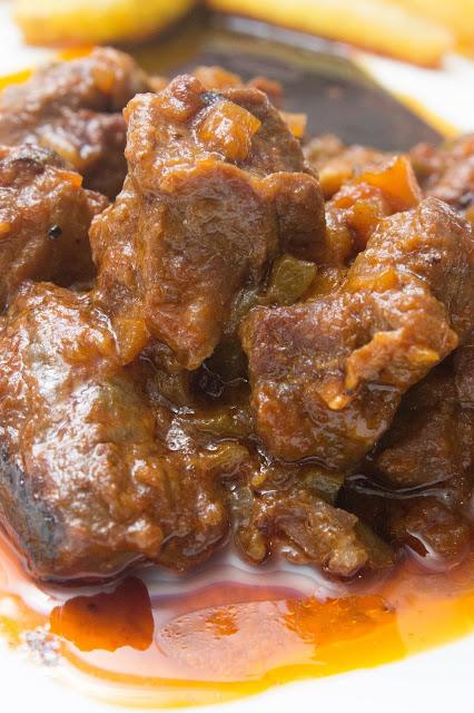 Carne al toro o ragut de ternera en olla express