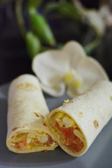 Wraps de ensalada con salmón y huevo