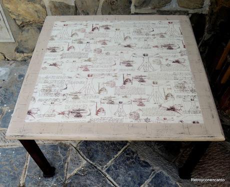 Una mesa distinta Una mesa distinta