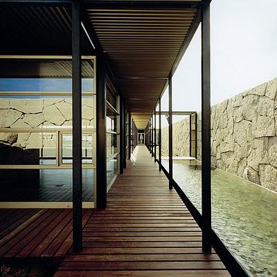 LA ARQUITECTURA DE CORREA Y ESTEVEZ.