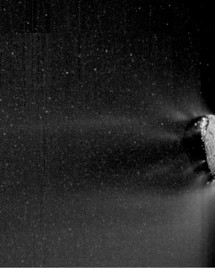 La misión EPOXI fotografió una tormenta de nieve alrededor del cometa Hartley 2